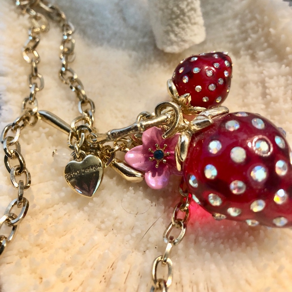 Betsy Johnson Gold Strawberry Charm Necklace w Red Acrylic Crystal Strawberries - Picture 3 of 5